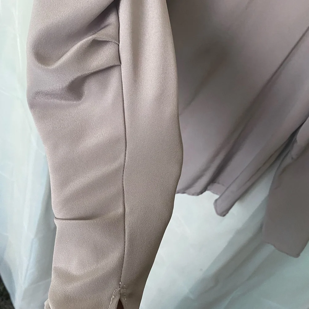 Vintage Women's Vintage grey beige top with unique details - Picture 6 of 7